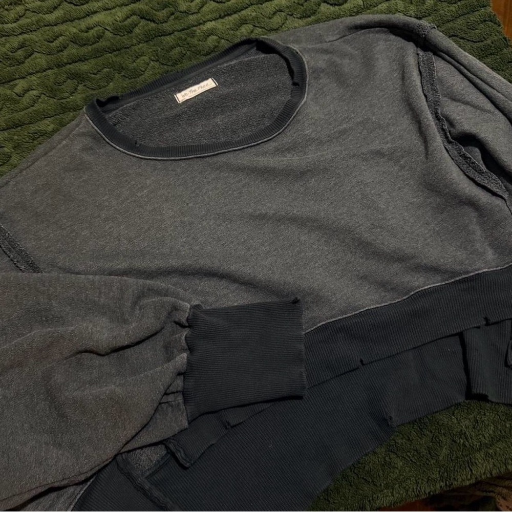 NO LONGER AVAILABLE We The Free Oversized Gray Top Size L Like New - Picture 1 of 3